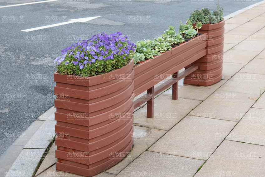 PVC花箱的優(yōu)勢(shì)體現(xiàn)在哪里？