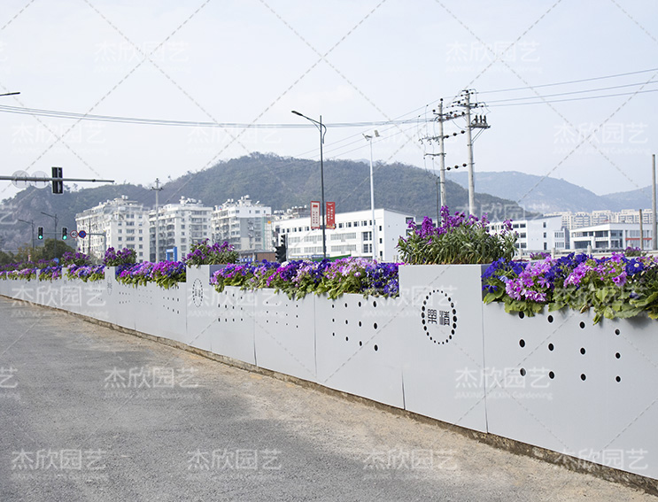 不銹鋼戶(hù)外花箱天空之城隔離花箱