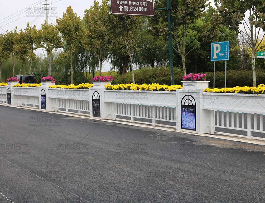 道路護(hù)欄花箱值得選擇嗎？