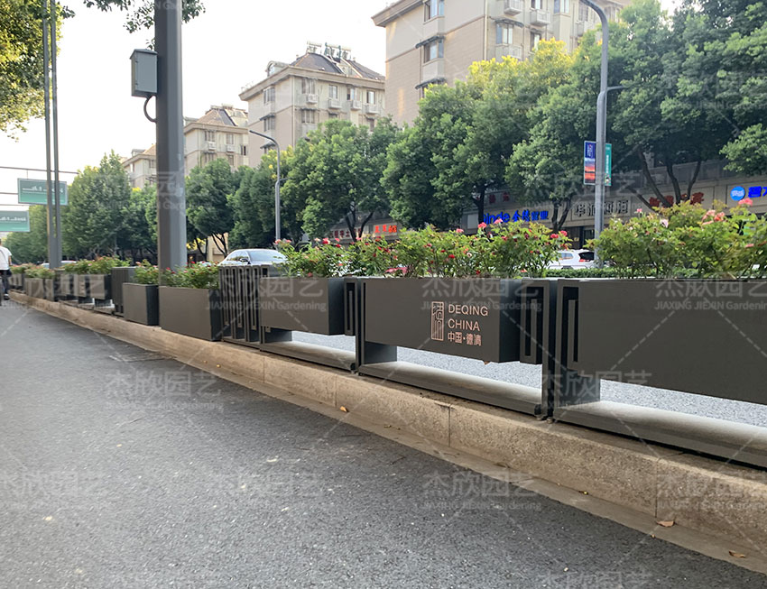 道路護(hù)欄花箱新趨勢有哪些？